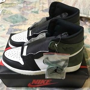 CHRISTMAS DEALS PHONE NUMBER IN DESCRIPTION